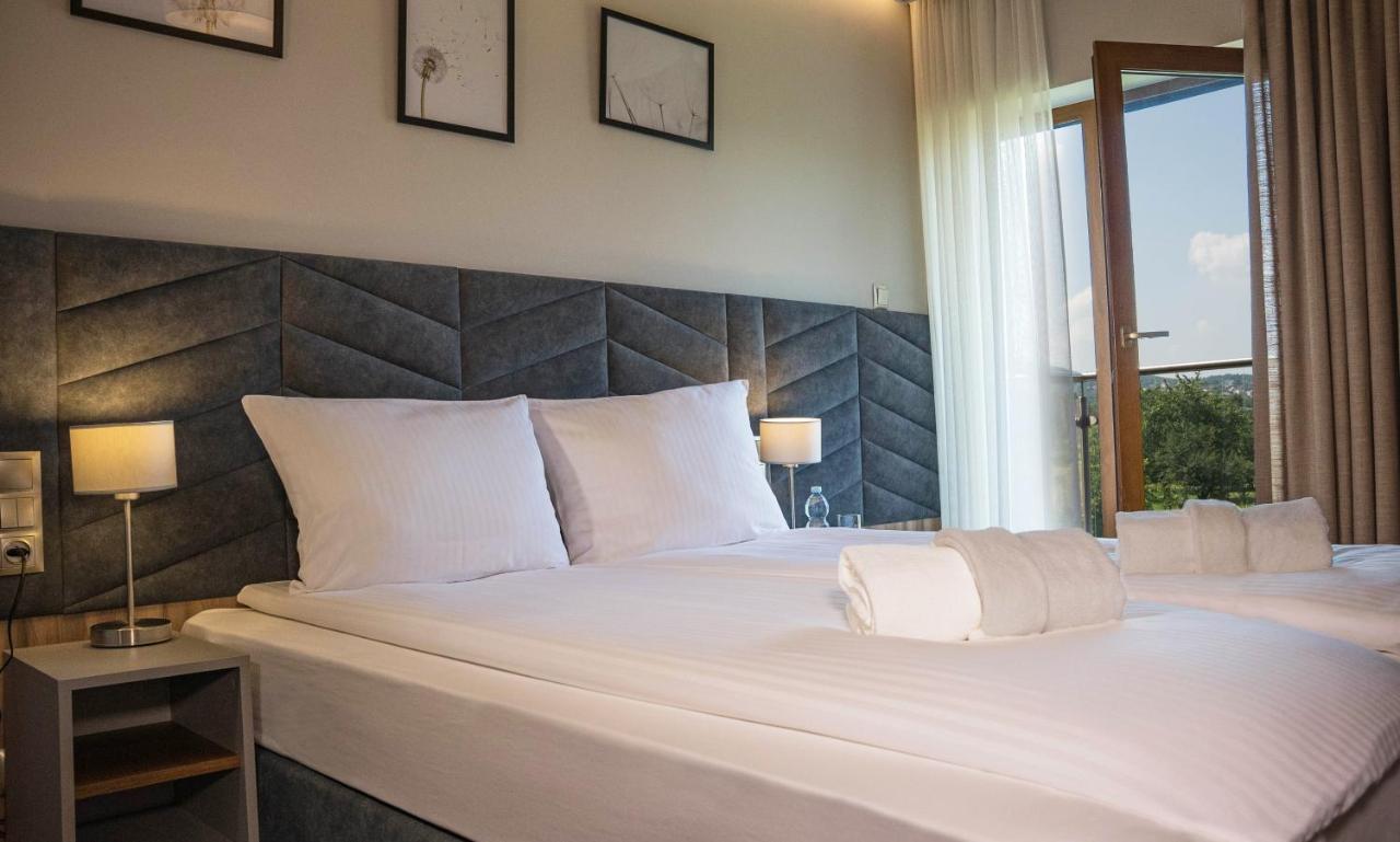 Villa & Gospoda Krakowska Kobiernice Екстериор снимка