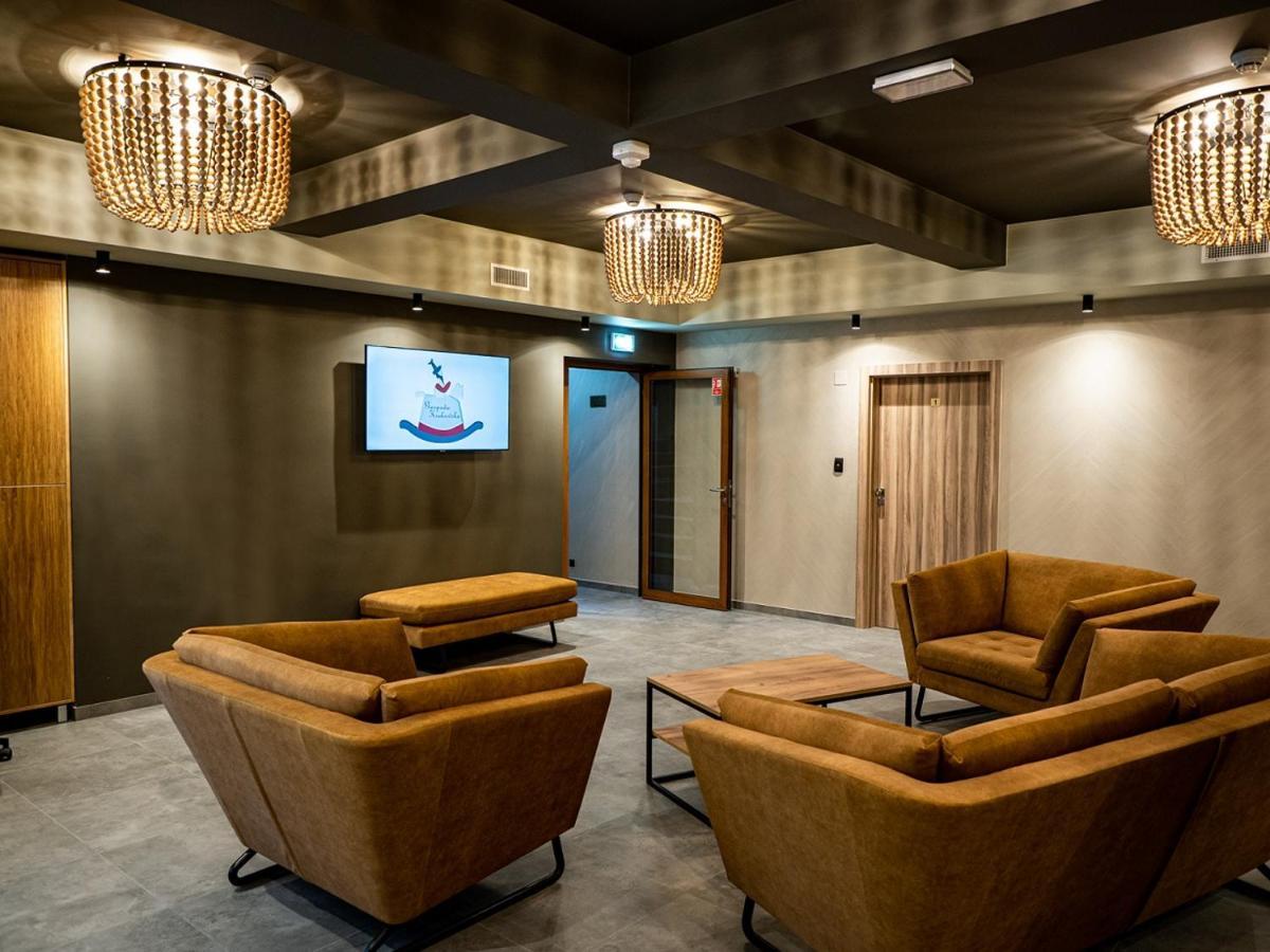 Villa & Gospoda Krakowska Kobiernice Екстериор снимка