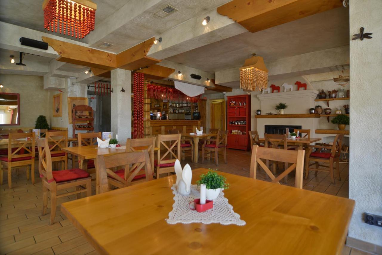 Villa & Gospoda Krakowska Kobiernice Екстериор снимка