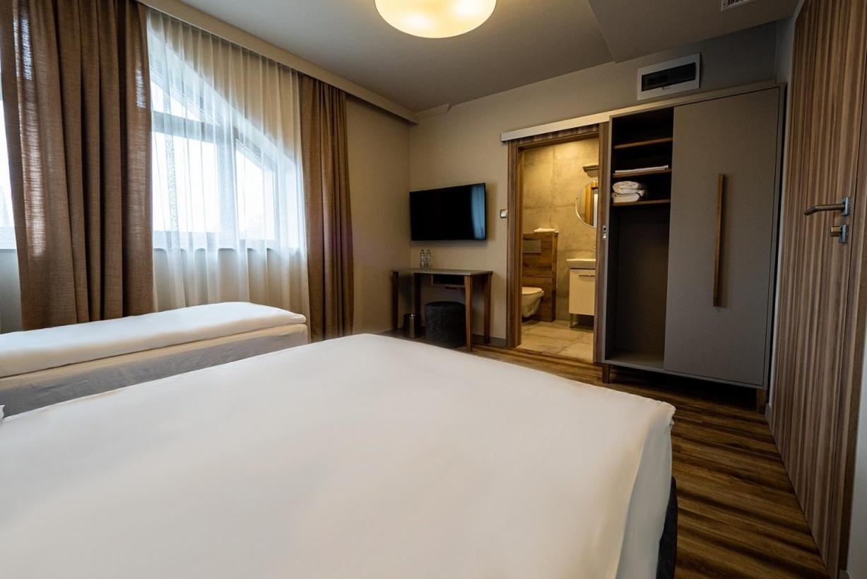 Villa & Gospoda Krakowska Kobiernice Екстериор снимка