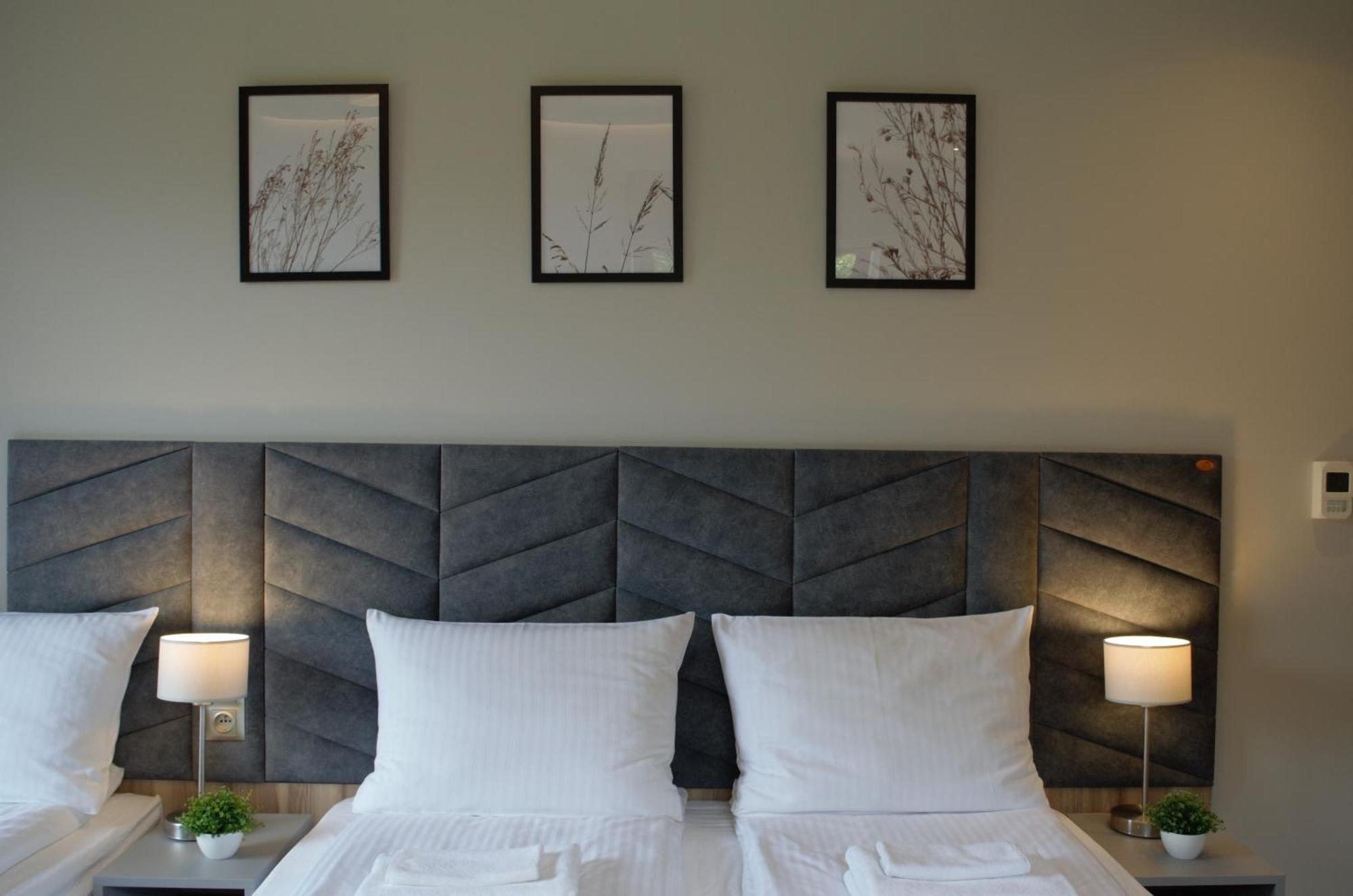 Villa & Gospoda Krakowska Kobiernice Екстериор снимка