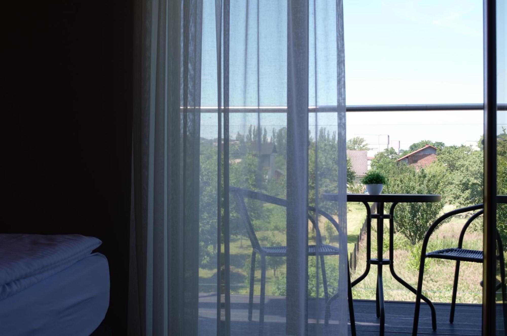 Villa & Gospoda Krakowska Kobiernice Екстериор снимка