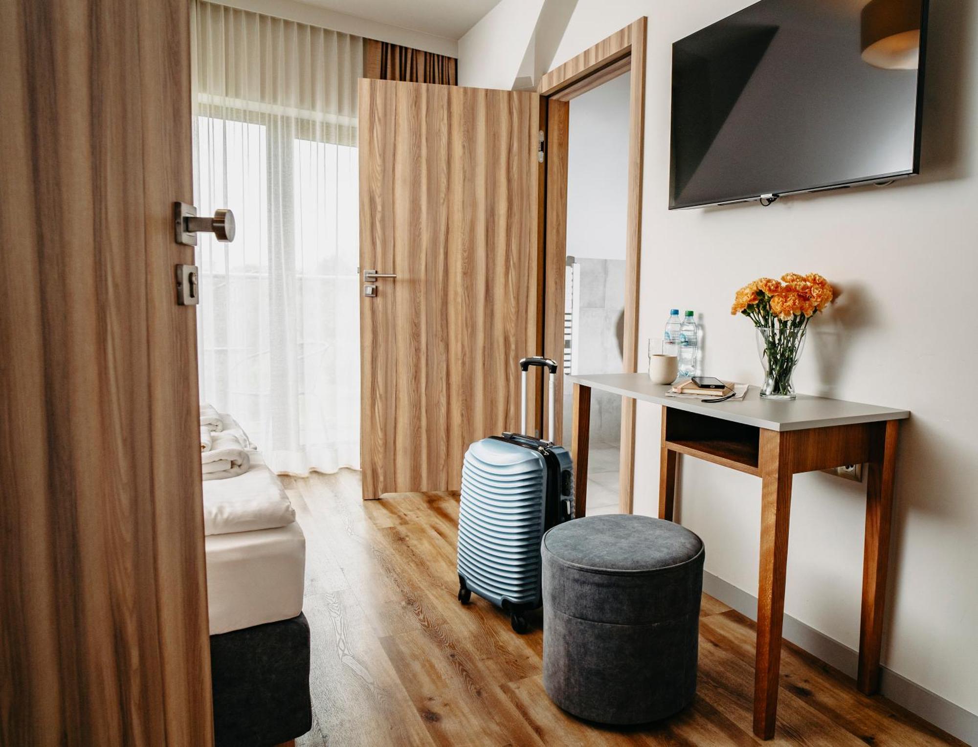 Villa & Gospoda Krakowska Kobiernice Екстериор снимка